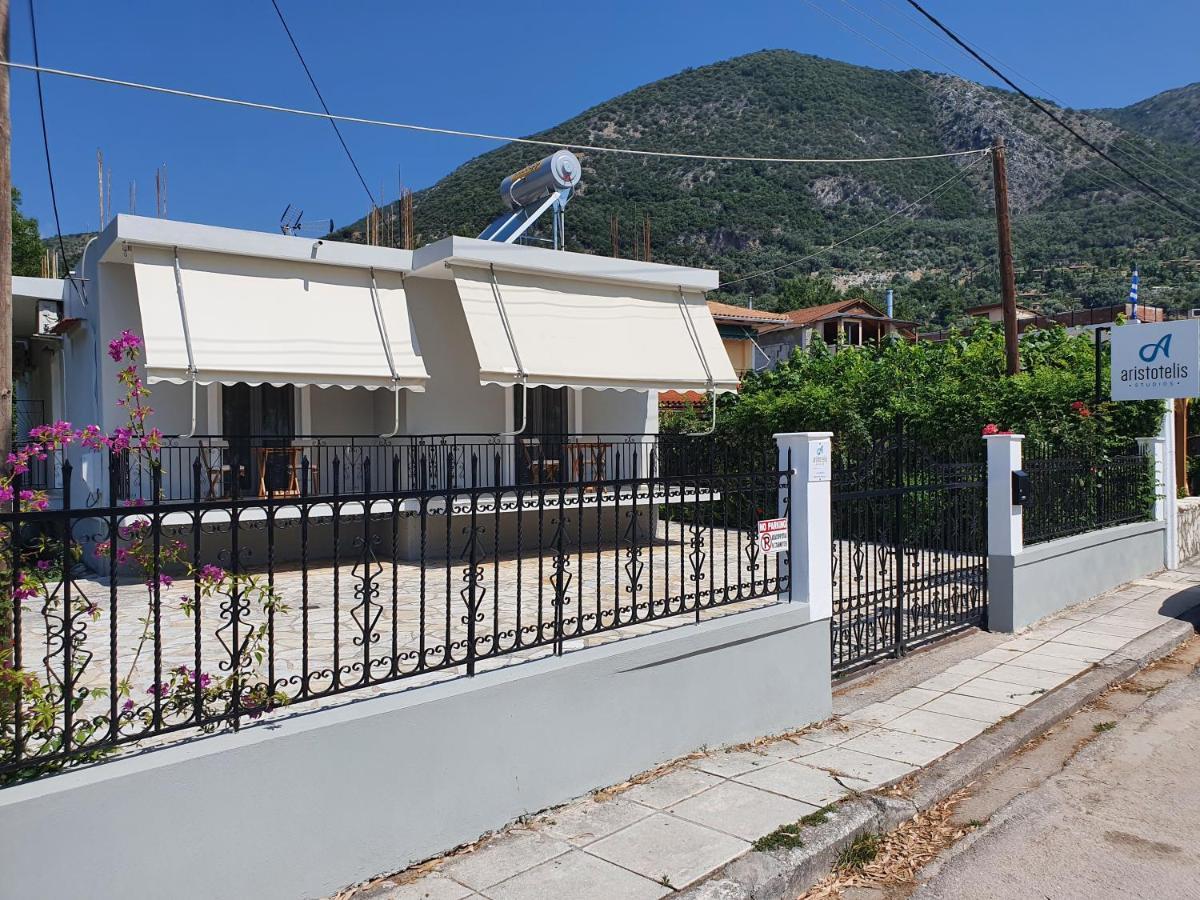 Aristotelis Studios Nidhrion Exteriör bild