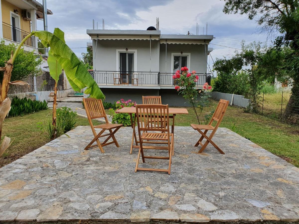 Aristotelis Studios Nidhrion Exteriör bild